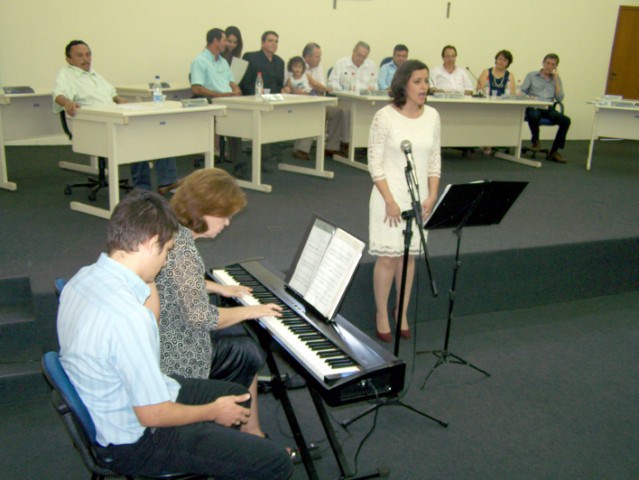 Vista Alegre ganha hino oficial no aniversário de 93 anos.