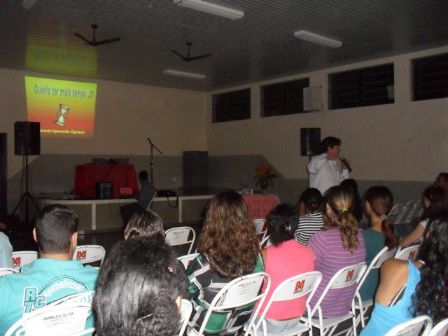 Vista Alegre do Alto promove palestra de motivação aos pais.