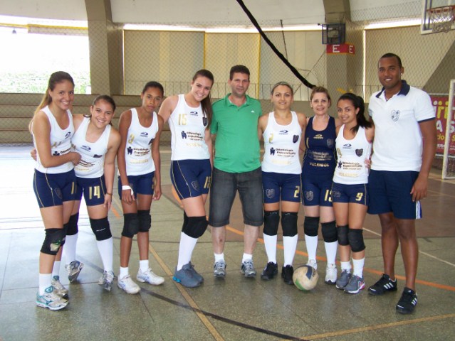 Vista Alegre fica em 3º lugar no Regional de Vôlei.