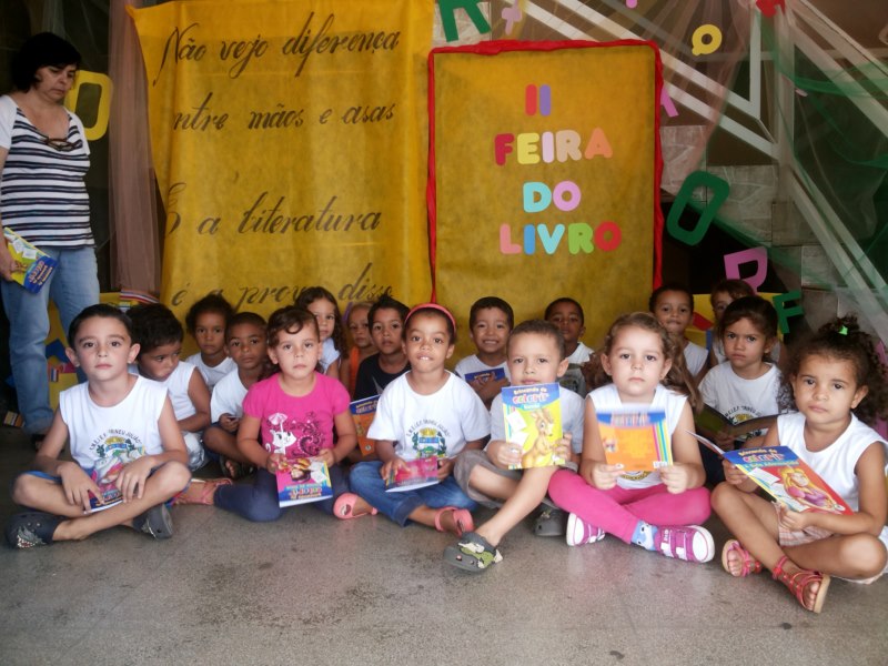 Vista Alegre do Alto realiza a II Feira Cultural do Livro.