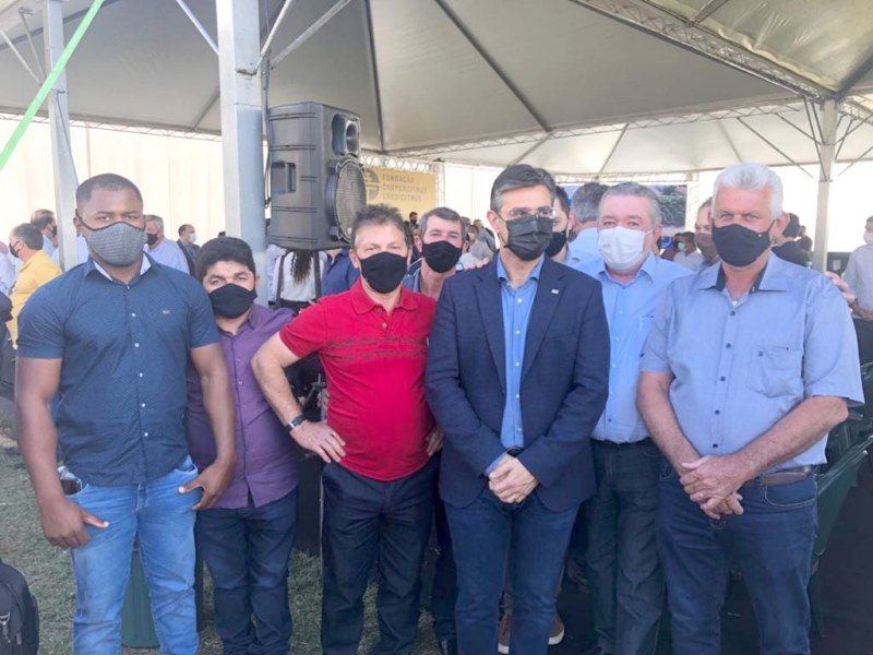 Fiorani, Arlindo e vereadores acompanham visita do vice-governador a região.
