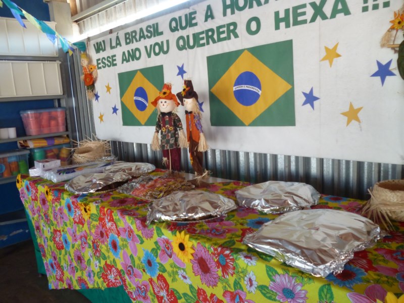 O Arraiá da Creche Coração de Jesus e da Escola de Educação Complementar “Jardim Itália” foi comemorado em clima de Copa.