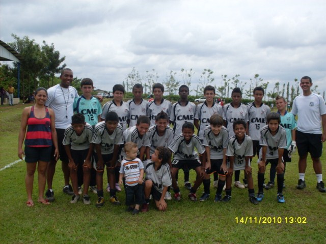 Torneio de futebol revela atletas na região.