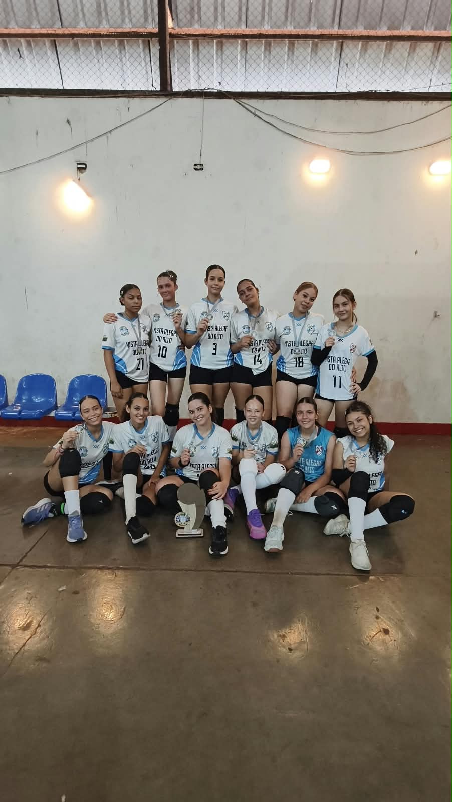 Vista Alegre do Alto conquista vice-campeonatos no voleibol feminino e futsal masculino.